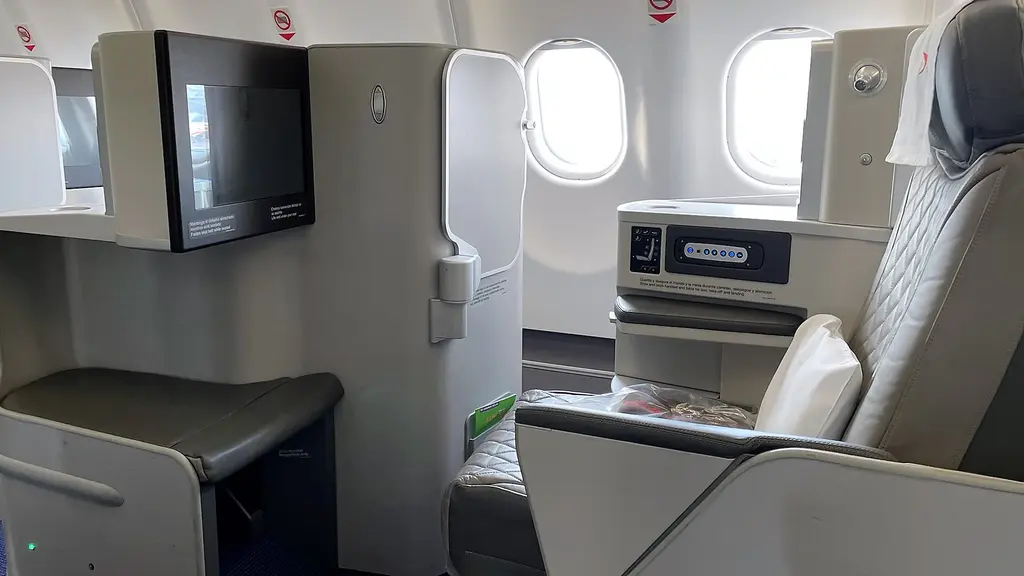 Review of Surinam Airways Business Class - BusinessClass.com