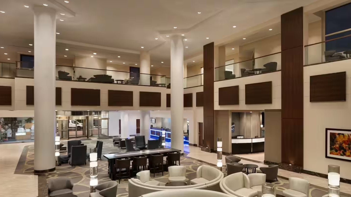 waiting lounge of the Hilton Meadowlands